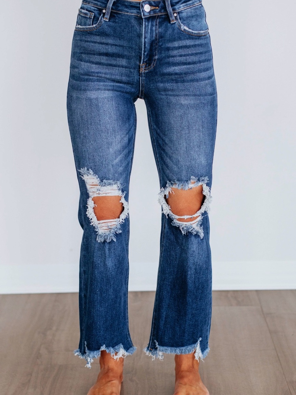 Women's Distressed Cropped Jeans in Medium Blue Wash - Picture 3 of 11